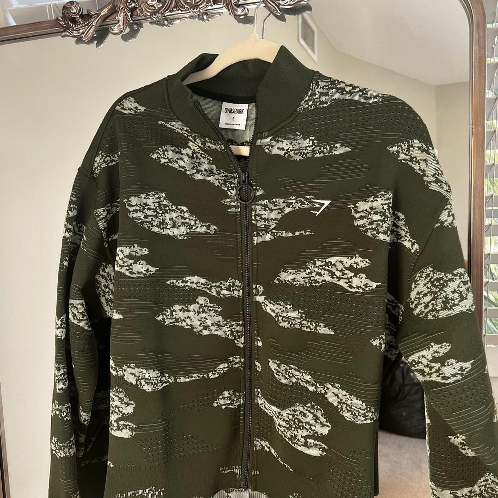 Green Camouflage Zip-Up Jacket